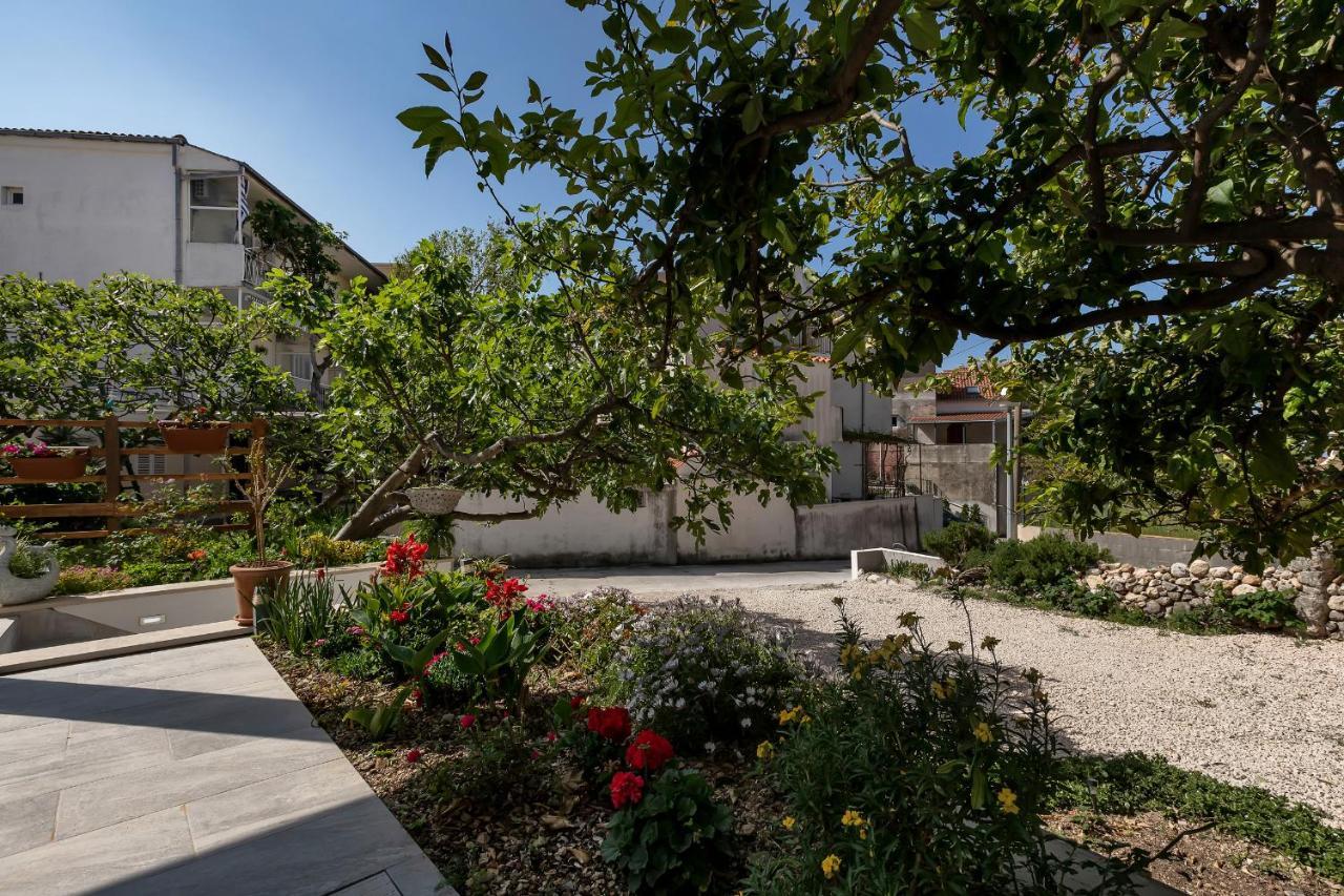 Apartamento Kuca Za Odmor Lemon Tree Makarska Exterior foto
