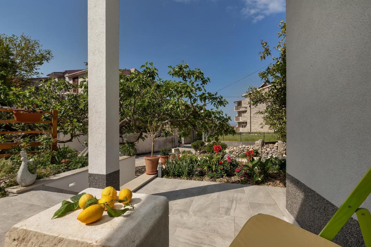 Apartamento Kuca Za Odmor Lemon Tree Makarska Exterior foto