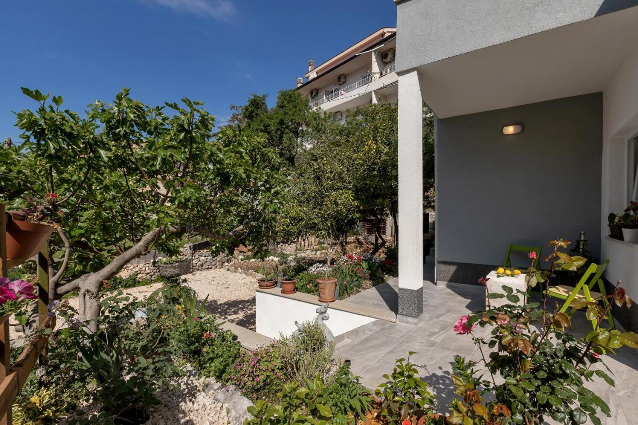 Apartamento Kuca Za Odmor Lemon Tree Makarska Exterior foto